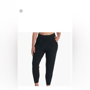 Vuori Women's Black High-Waisted Pants